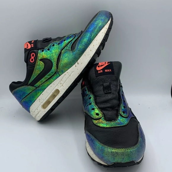 Nike Other - nike air max supreme qs trophy  used size 9.5 missing laces